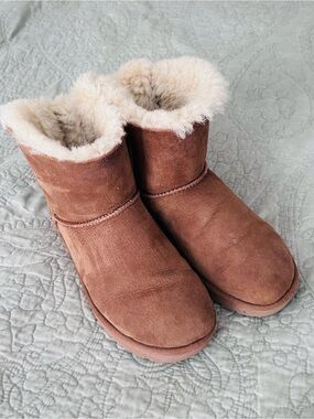Women’s Chestnut Bailey Bow Uggs